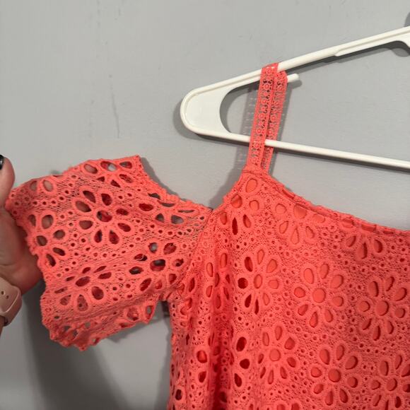Maurices Coral Orange Cold Shoulder Top Eyelet Floral Design Women's Size Medium - Picture 4 of 8